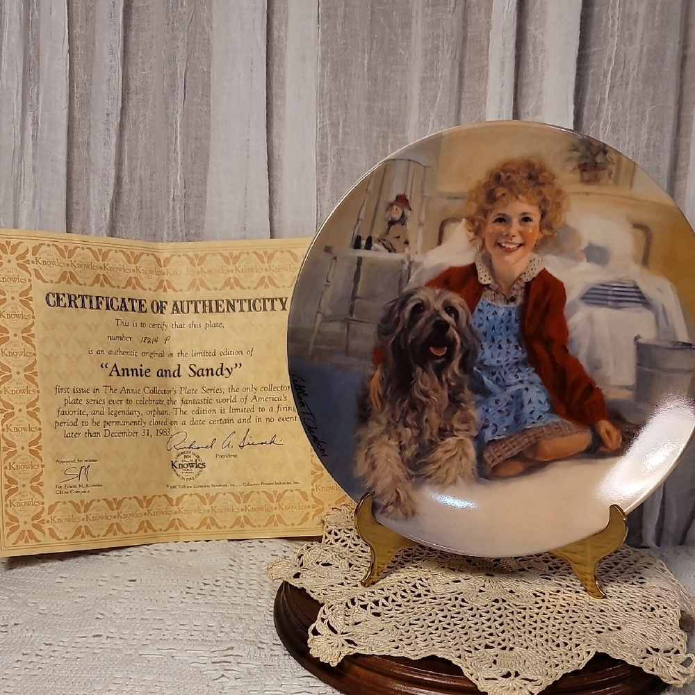 Annie and Sandy Collector's Plate